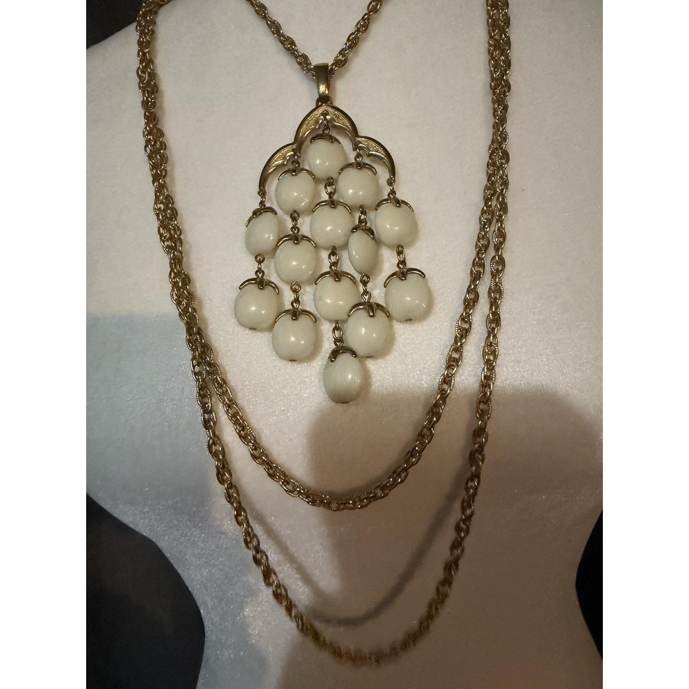 Vintage Crown Trifari Gold Tone White Cabochon Multi Strand Pendant Necklace - Picture 2 of 10